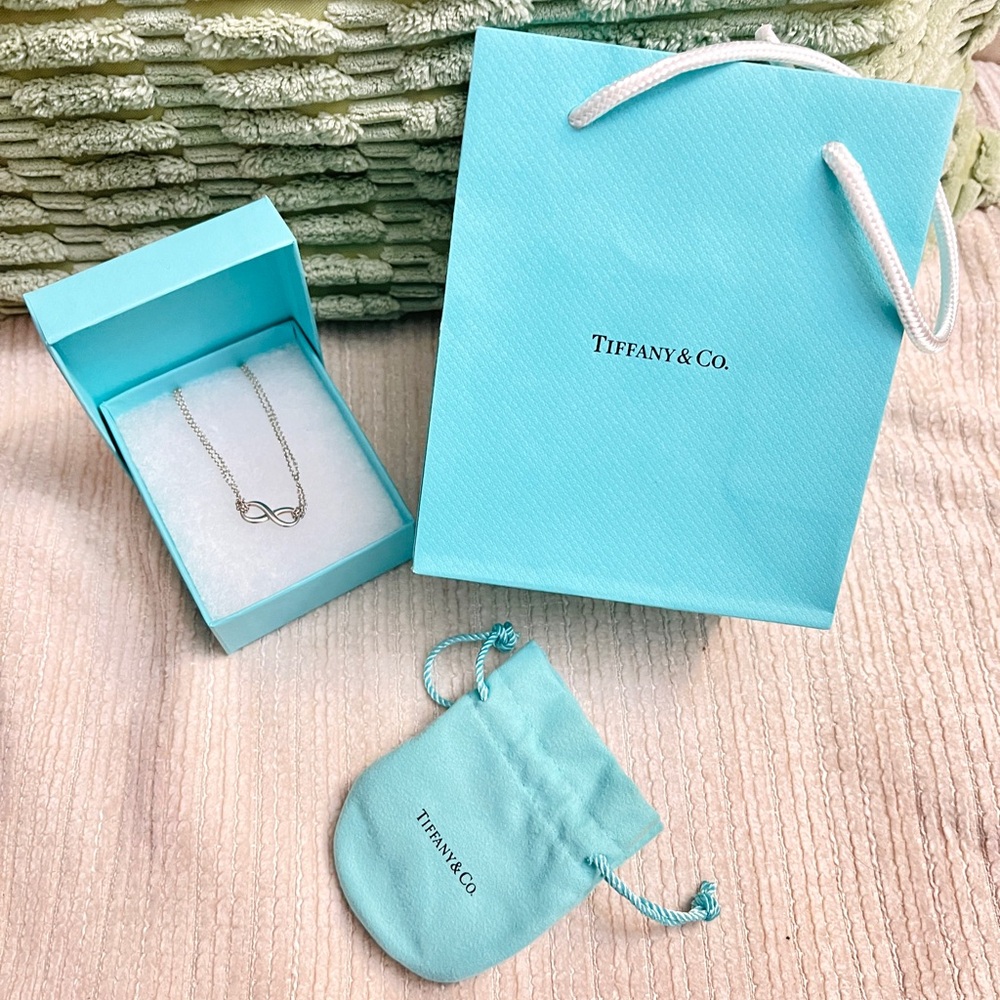 Tiffany & co. Infinity Necklace sterling silver with full packaging